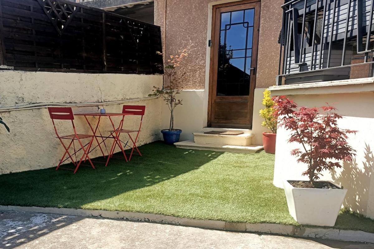 דירות Vénissieux Le Petit Cocon - Parking Prive - Lyon Sud מראה חיצוני תמונה